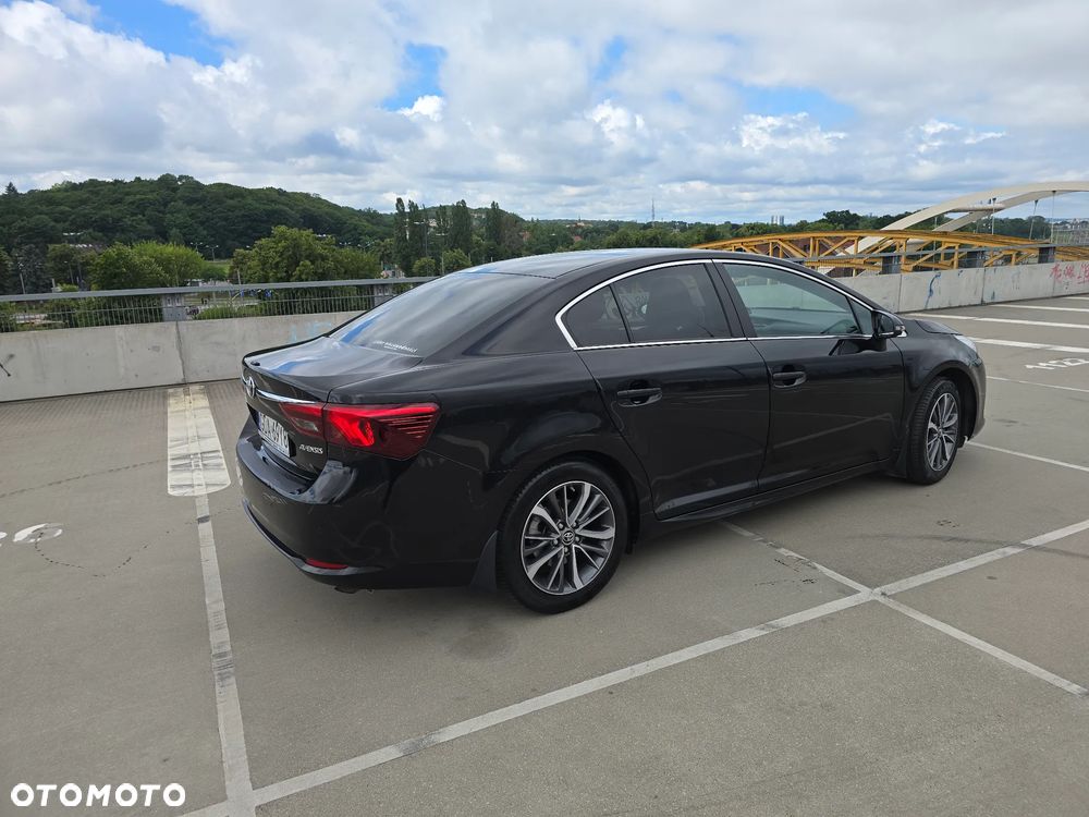 Toyota Avensis 1.8 Premium MS - 6
