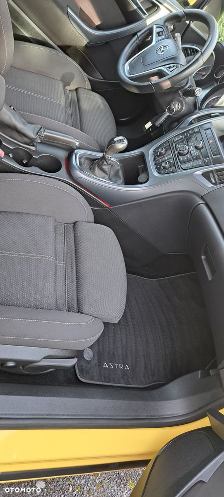 Opel Astra 1.6 Turbo Cosmo - 11