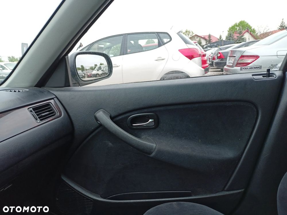 Honda Civic 1.4i S - 13