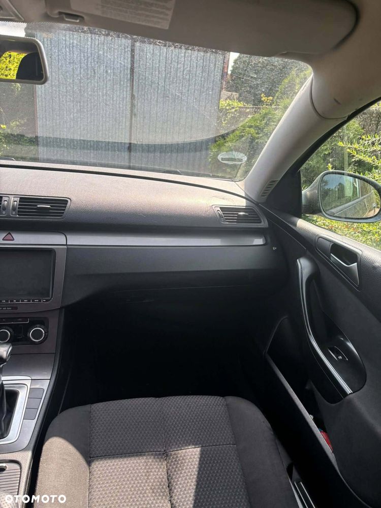 Volkswagen Passat - 15