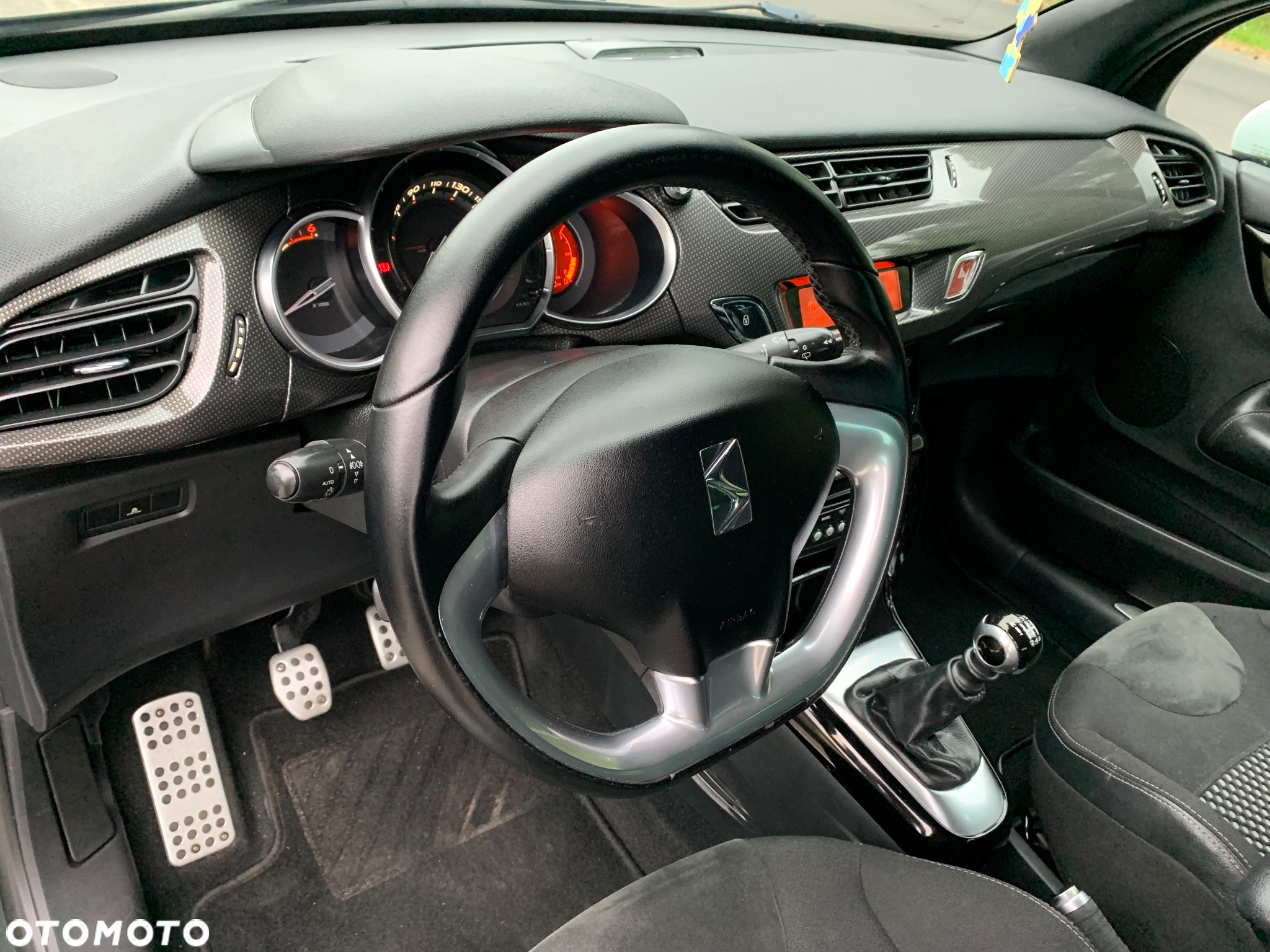 Citroën DS3 e-HDi 110 FAP SportChic - 37