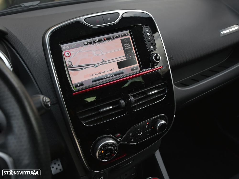 Renault Clio TCe 220 EDC R.S. Trophy - 9