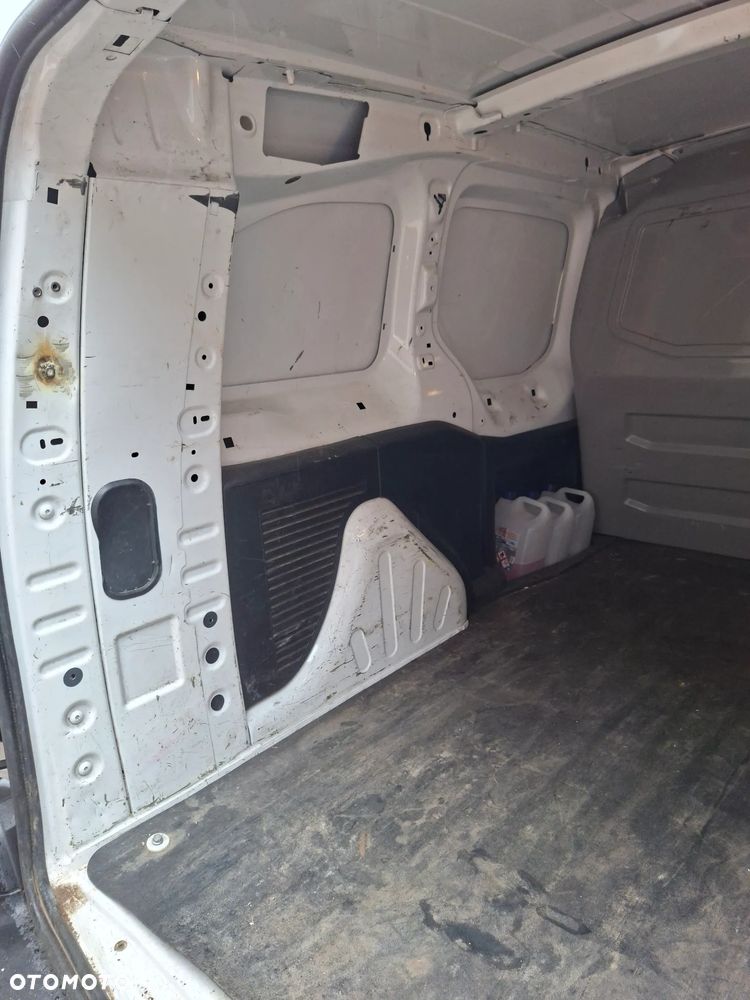 Citroën BERLINGO - 21