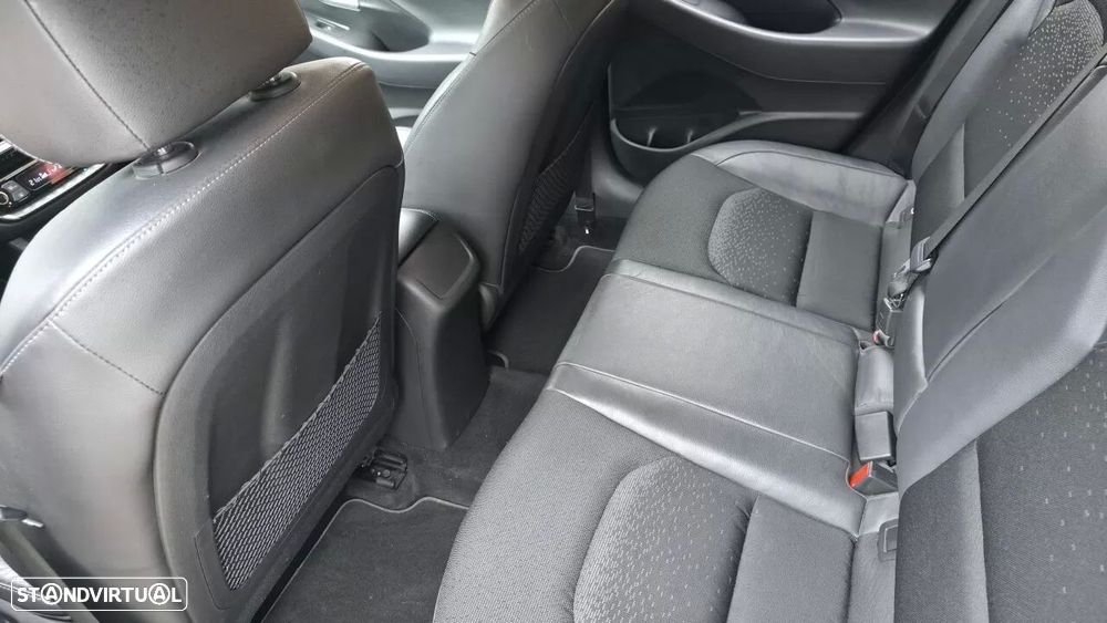 Hyundai i30 Fastback - 31