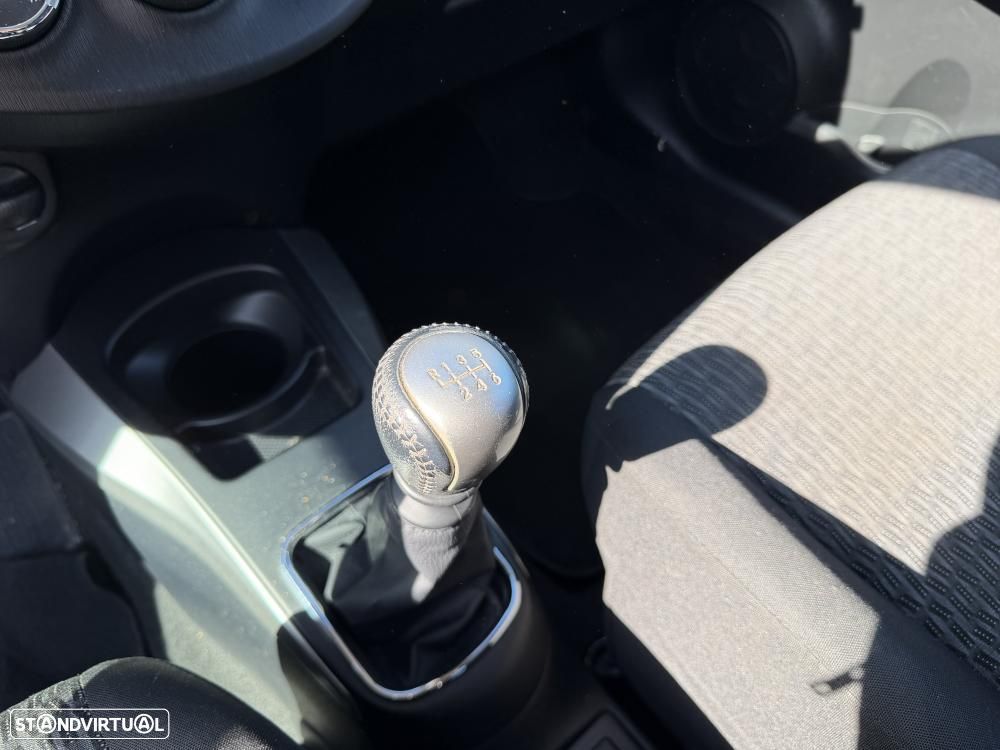 Toyota Yaris 1.4 D-4D Sport +P.Tec. +P.Lu.+TSS - 17