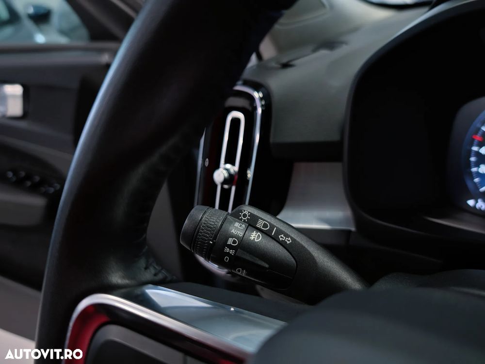 Volvo XC 40 T3 AT8 Momentum Pro - 13