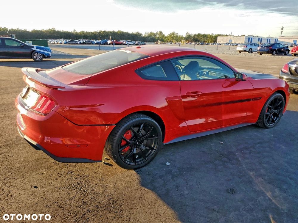 Ford Mustang - 4