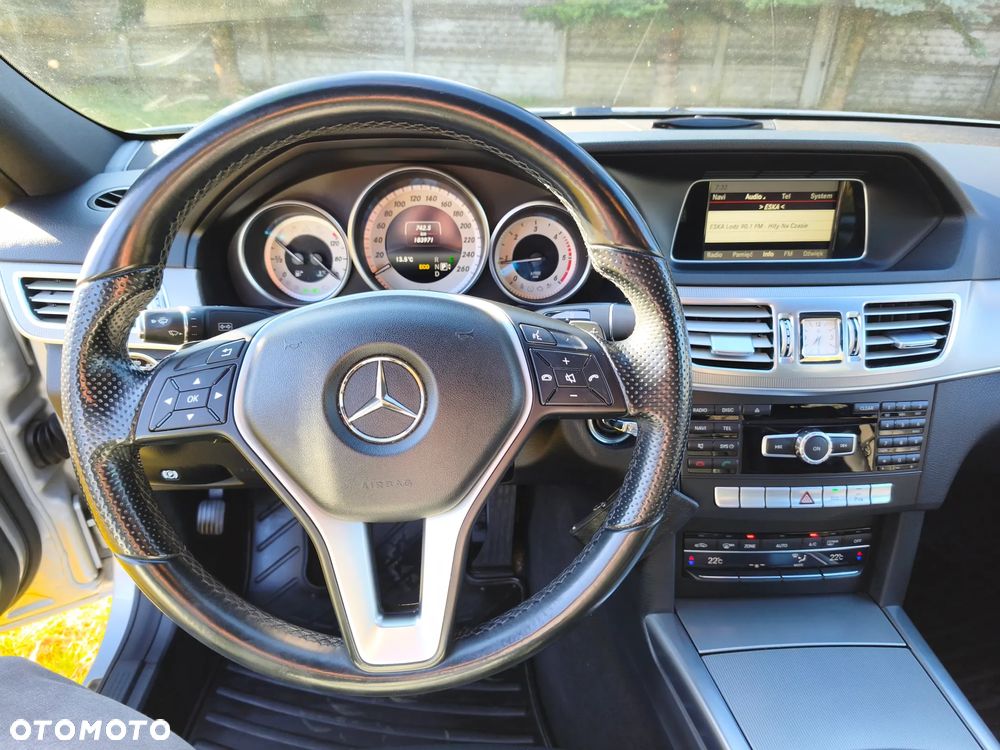 Mercedes-Benz Klasa E 220 CDI DPF BlueEFFICIENCY 7G-TRONIC Elegance - 18