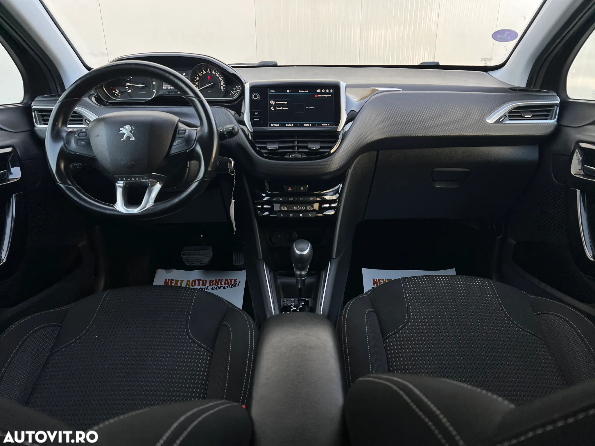Peugeot 208 PureTech 110 Stop & Start EAT6 Allure - 10
