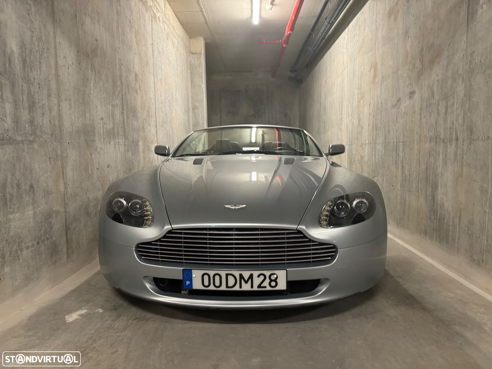 Aston Martin Vantage Roadster - 3