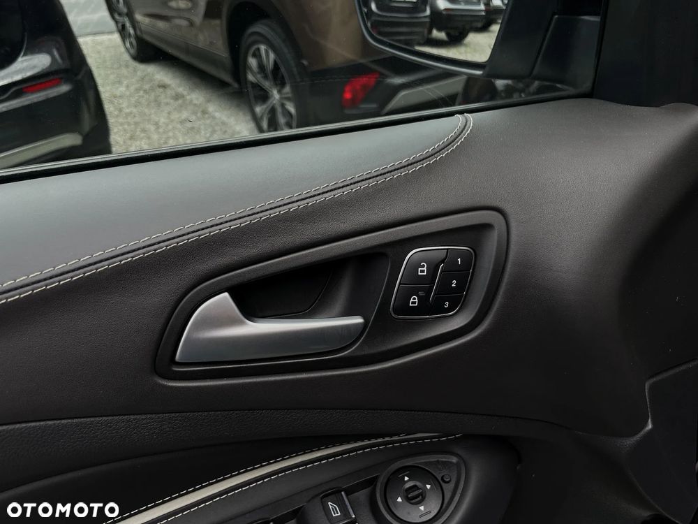 Ford Kuga 2.0 TDCi 4x4 Vignale - 33