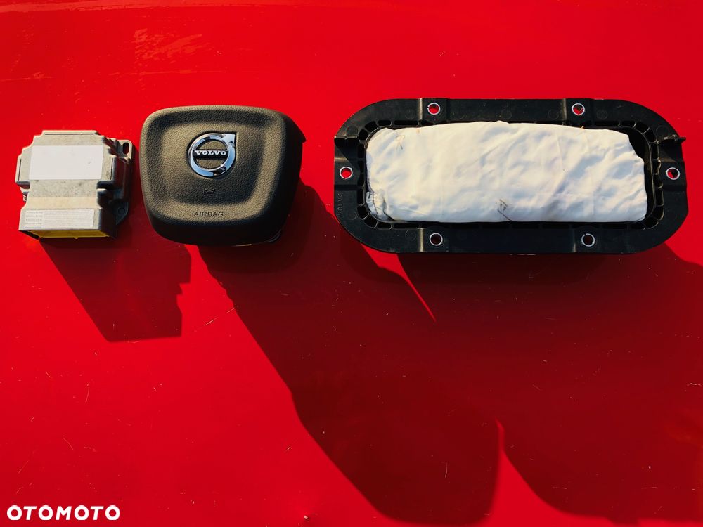 VOLVO C40 C 40 XC40 XC 40 DESKA KONSOLA KOKPIT PULPIT PÓŁKA PARAPET PODUSZKI POWIETRZNE KIEROWCY PASAŻERA KOLAN AIR BAG PODUSZKA POWIETRZNA KOLANAOWA SRS KURTYNA KURTYNY FOTELA W FOTEL AIRBAG PASY PAS BEZPIECZEŃSTWA - 7