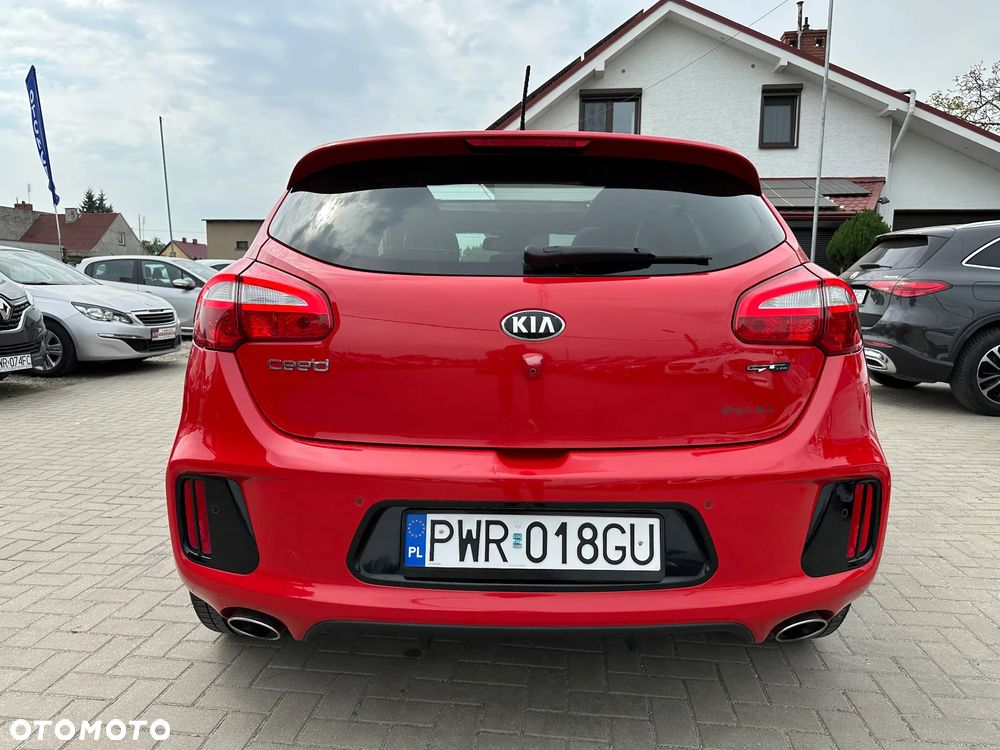 Kia Ceed - 36