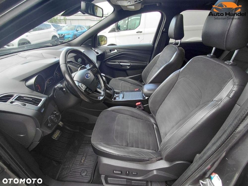 Ford Kuga 2.0 TDCi 4x4 ST-Line - 38
