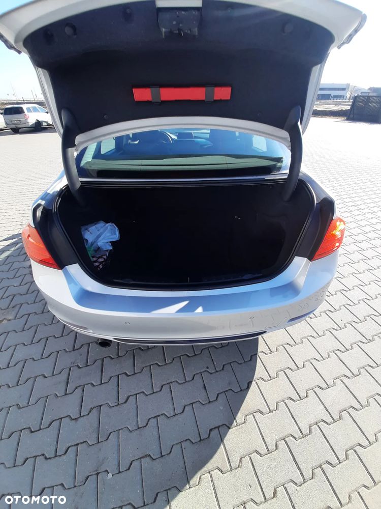 BMW Seria 3 316i Sport Line - 11