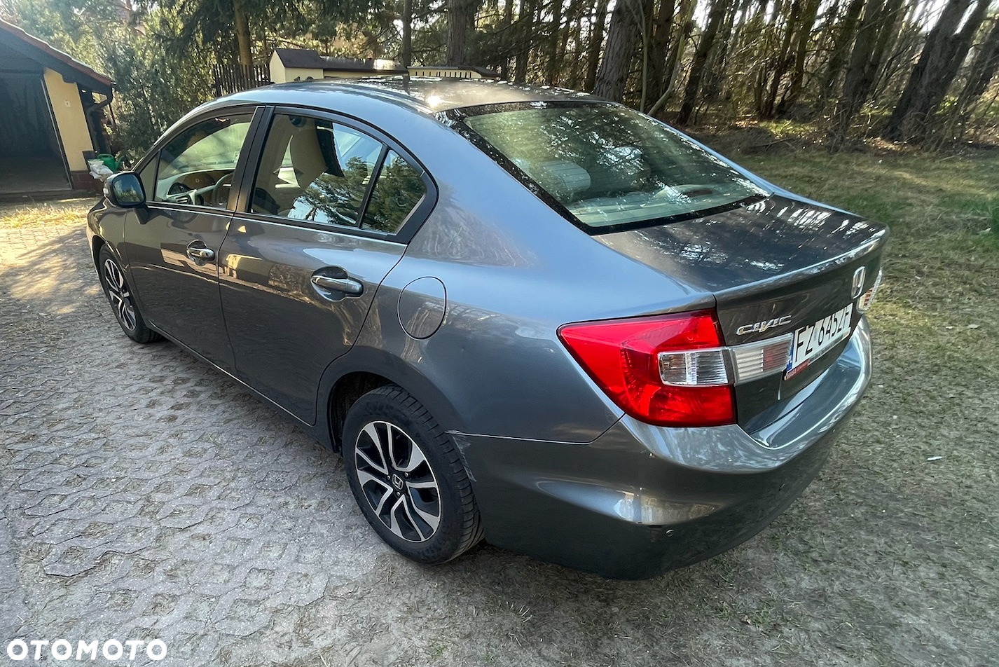 Honda Civic 1.8 Comfort - 3