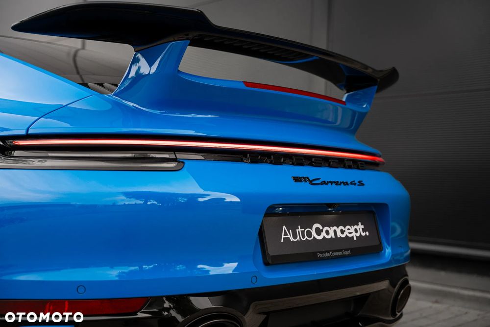 Porsche 911 Carrera 4S - 10