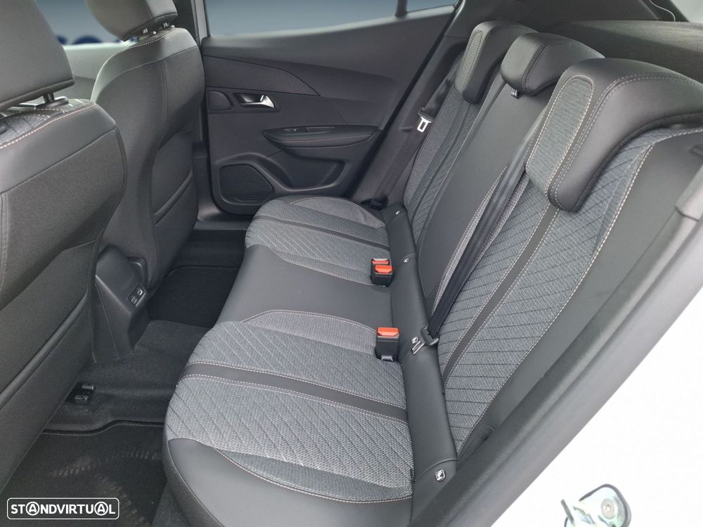 Peugeot 2008 1.2 Hybrid Allure e-DCS6 - 13