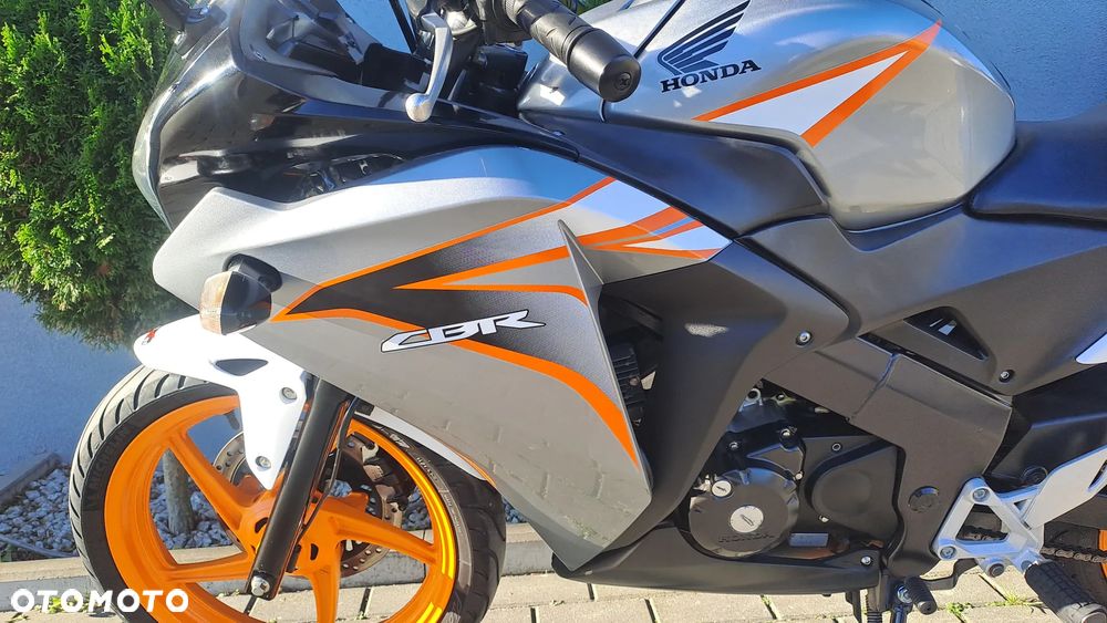 Honda CBR - 33