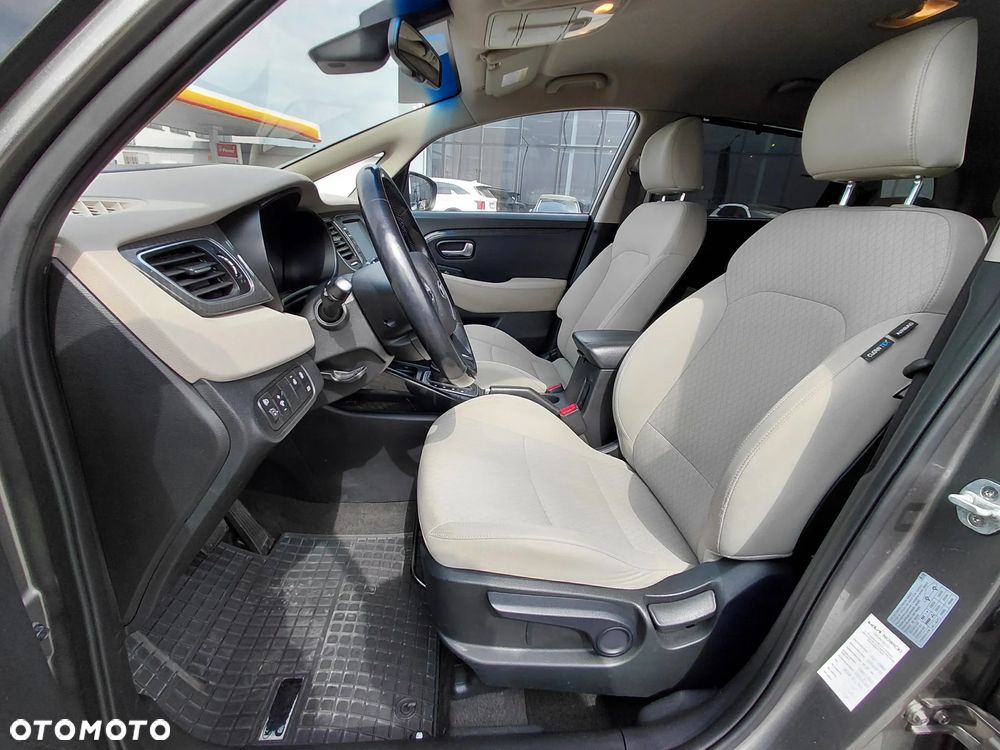 Kia Carens 1.7 CRDi Business Line 7DCT - 11
