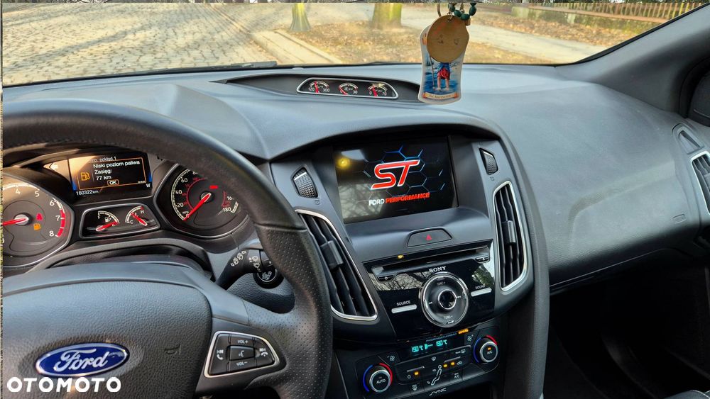 Ford Focus 2.0 EcoBoost ST mit Leder-Sport-Paket - 16