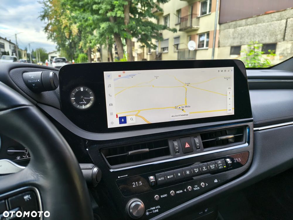 Lexus ES 300h Business Edition - 6