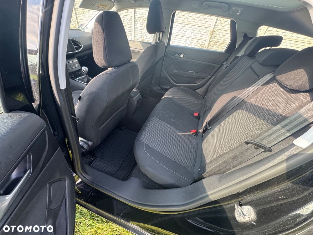 Peugeot 308 1.5 BlueHDi Allure S&S - 19