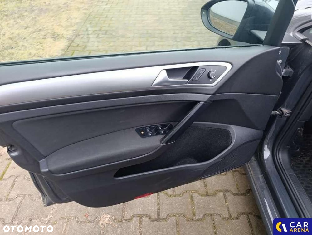 Volkswagen Golf - 11