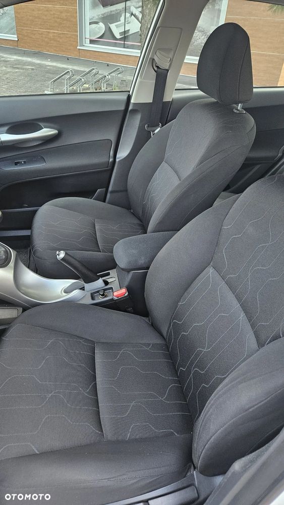 Toyota Auris 1.33 VVT-i Terra - 9