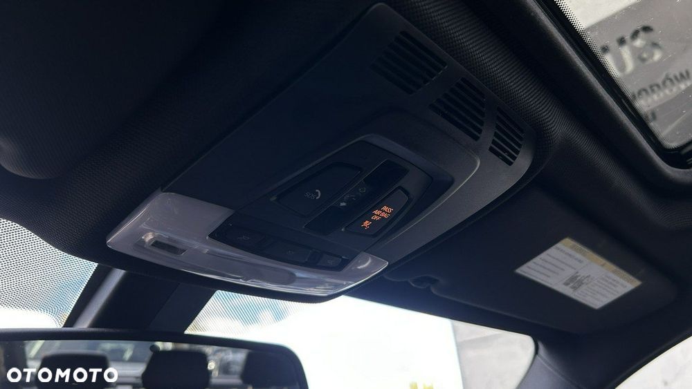 BMW Seria 3 330i xDrive Advantage sport - 13
