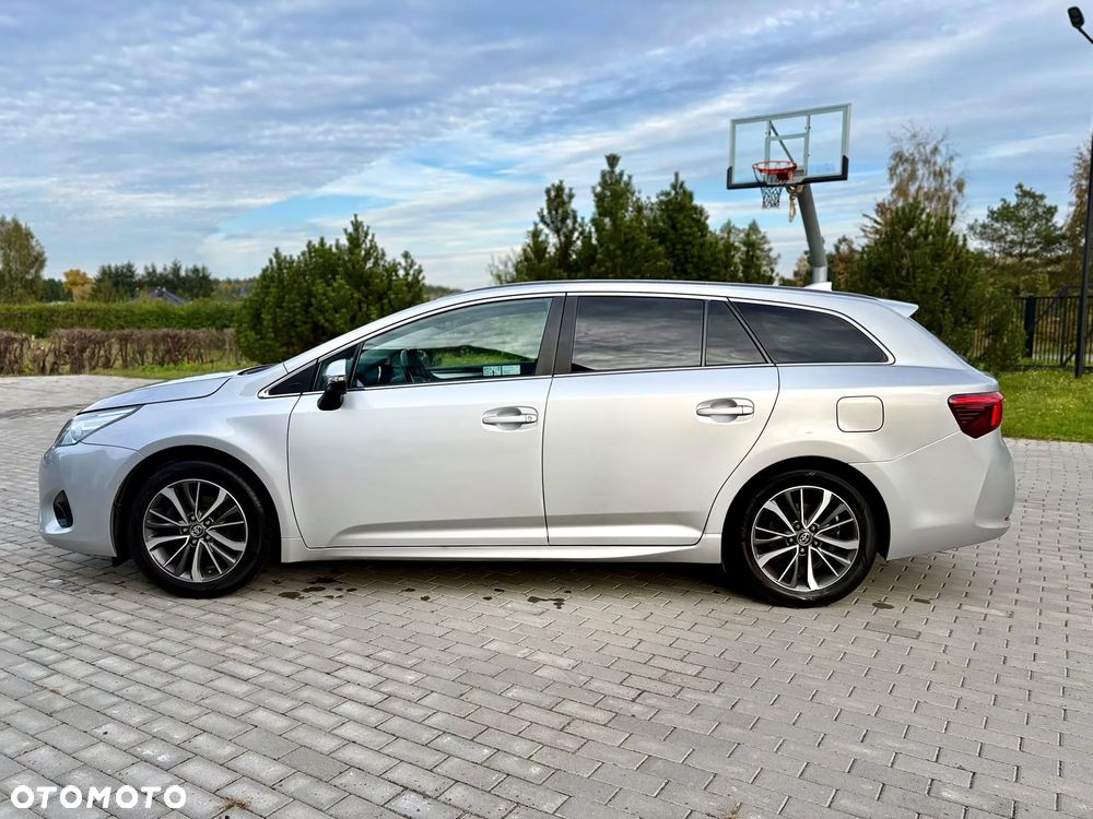 Toyota Avensis - 8