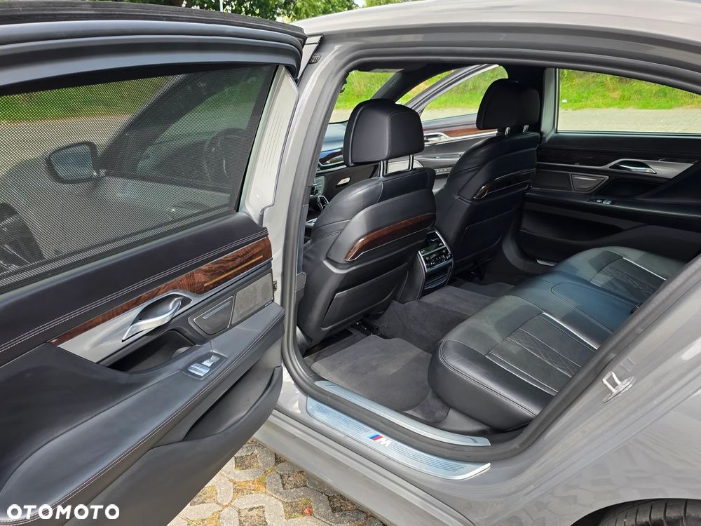 BMW Seria 7 - 16