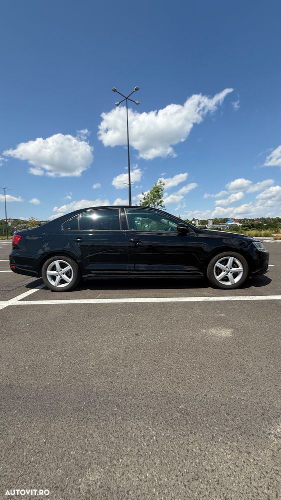Volkswagen Jetta - 5