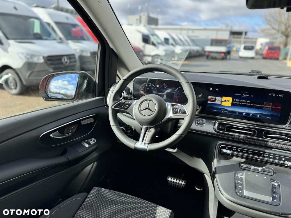 Mercedes-Benz Klasa V - 11