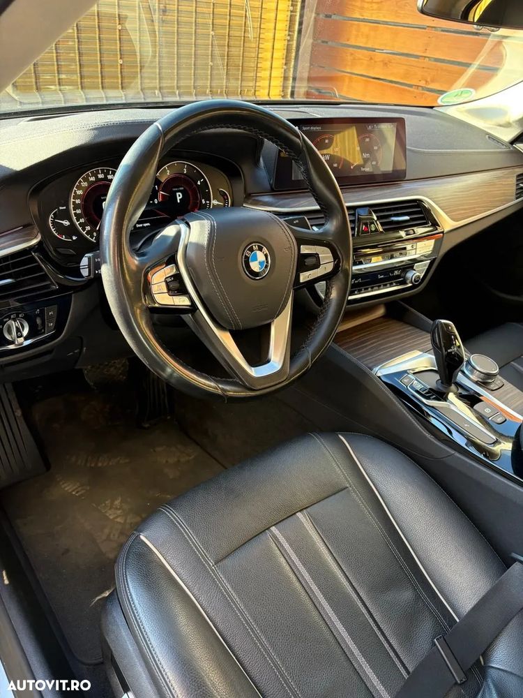 BMW Seria 5 520d xDrive AT - 16