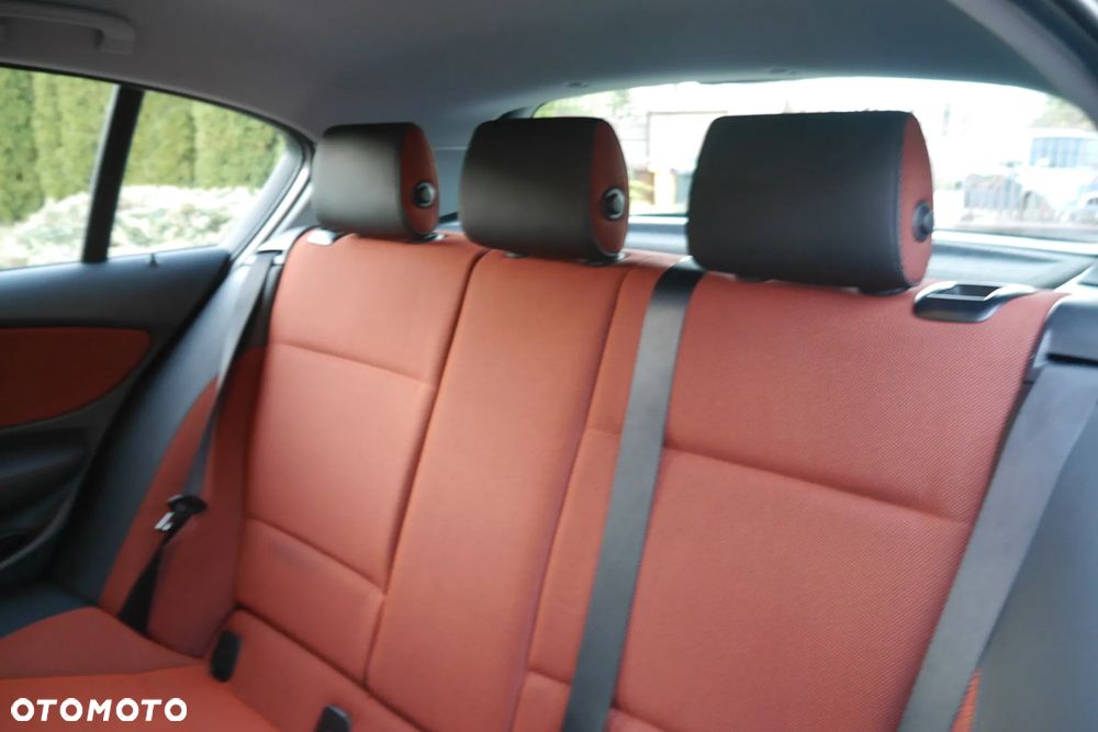 BMW Seria 1 118d - 29