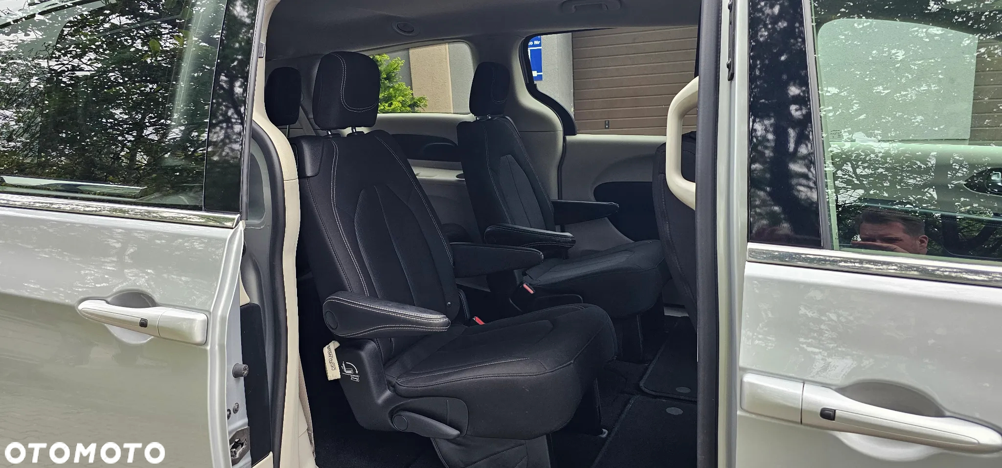 Chrysler Pacifica - 16