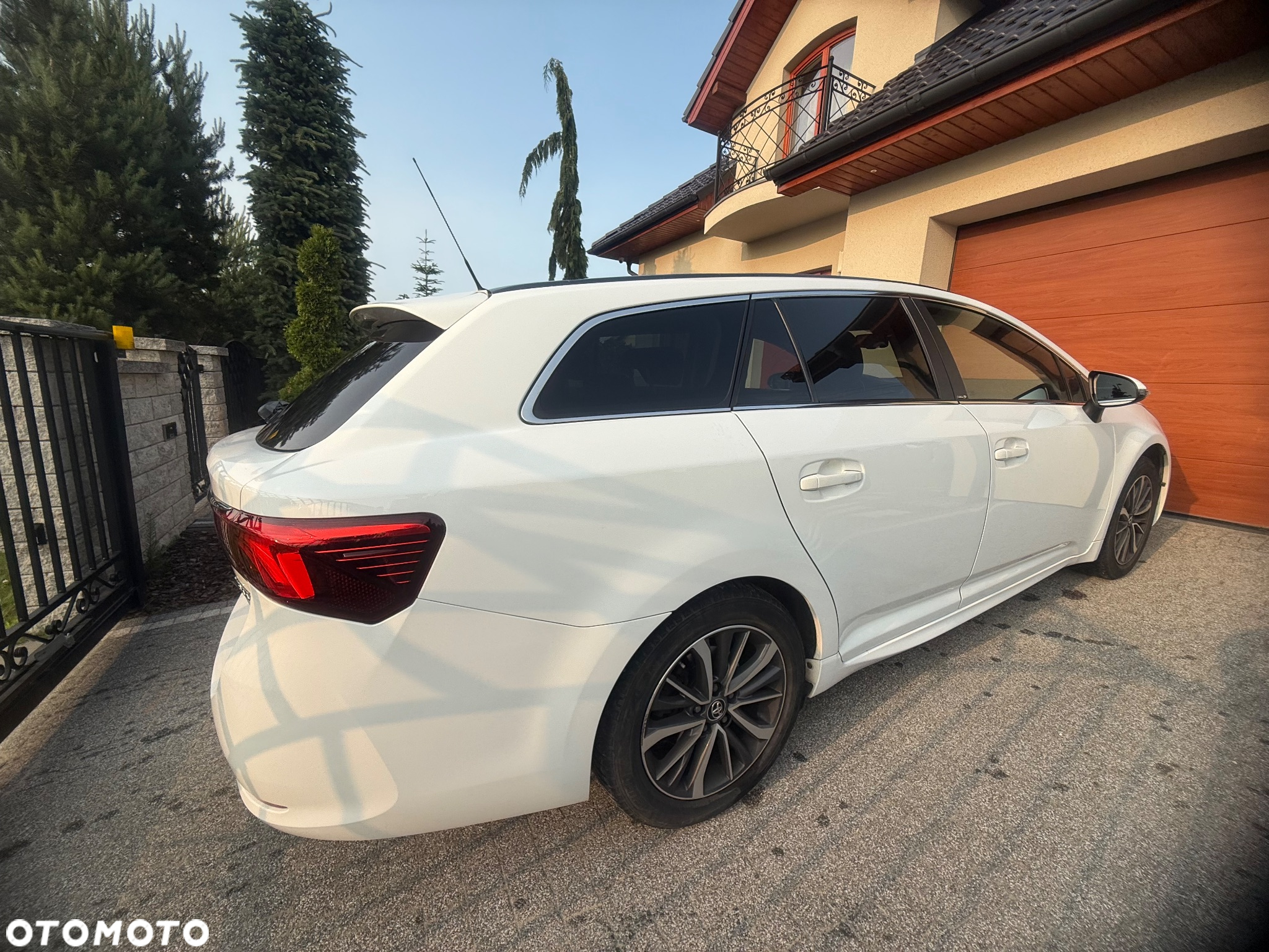 Toyota Avensis - 10