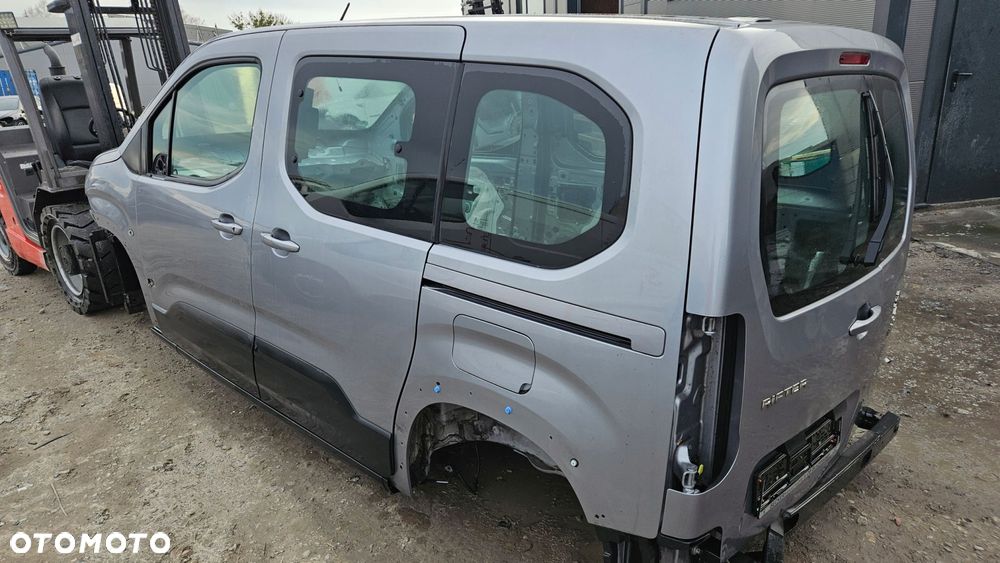 ćwiartka błotnik lewy tył słupek peugeot rifter / berlingo iv / combo e - 1