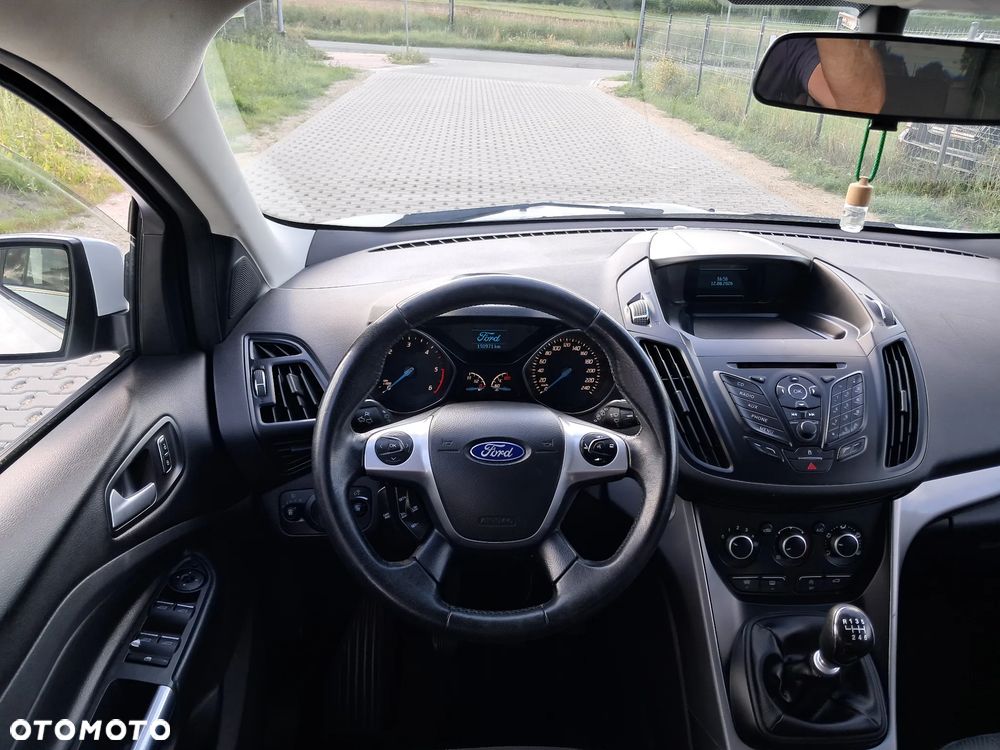 Ford Kuga 2.0 TDCi 2x4 Titanium - 15