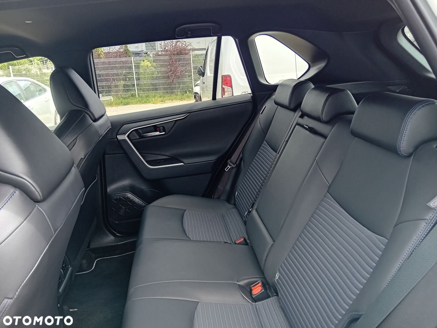 Toyota RAV4 - 25