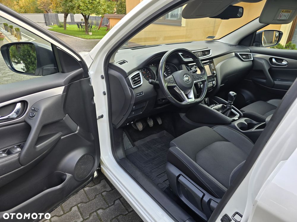 Nissan Qashqai 1.3 DIG-T N-CONNECTA - 19