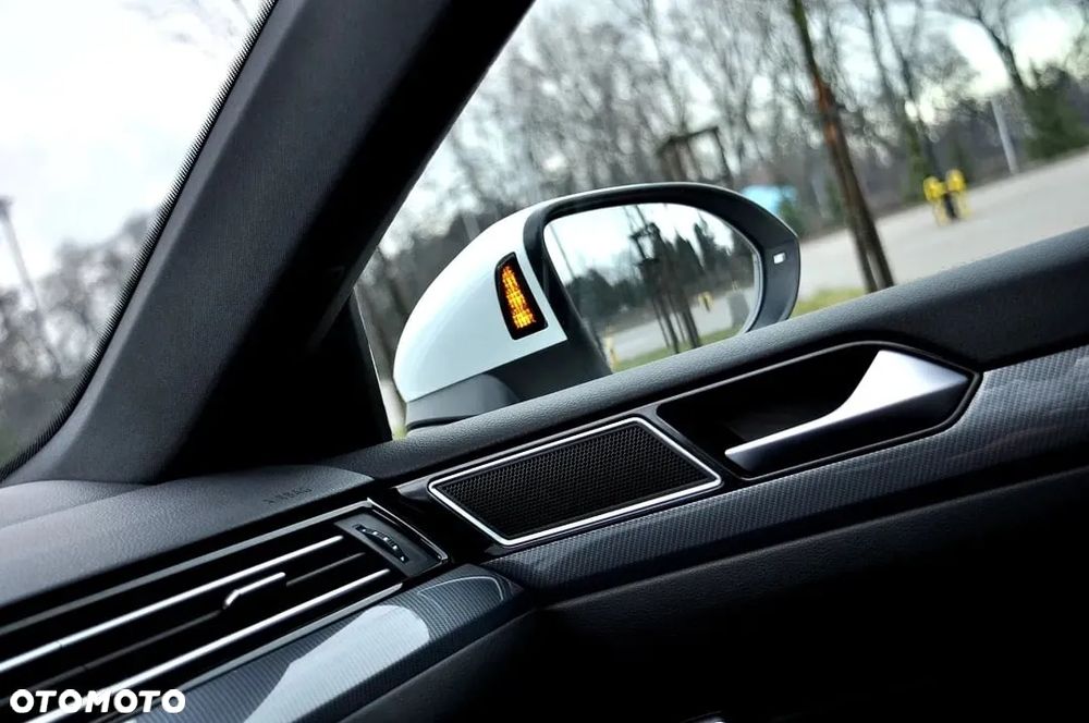 Volkswagen Arteon 2.0 TDI R-Line DSG - 23