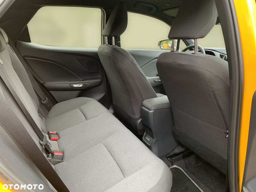 Lexus LBX 1.5 Hybrid - 11