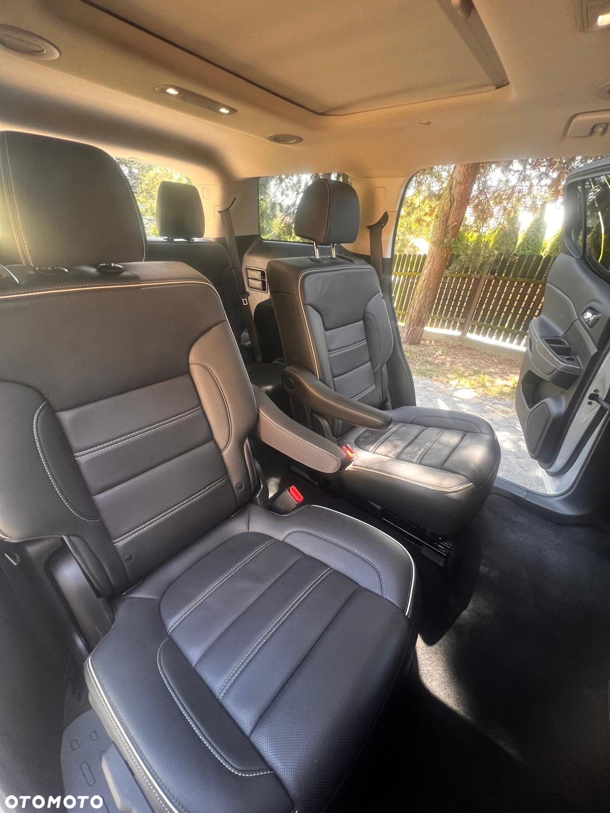 GMC Acadia - 10