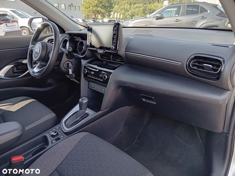 Toyota Yaris Cross Hybrid 1.5 Comfort 4x4 - 6