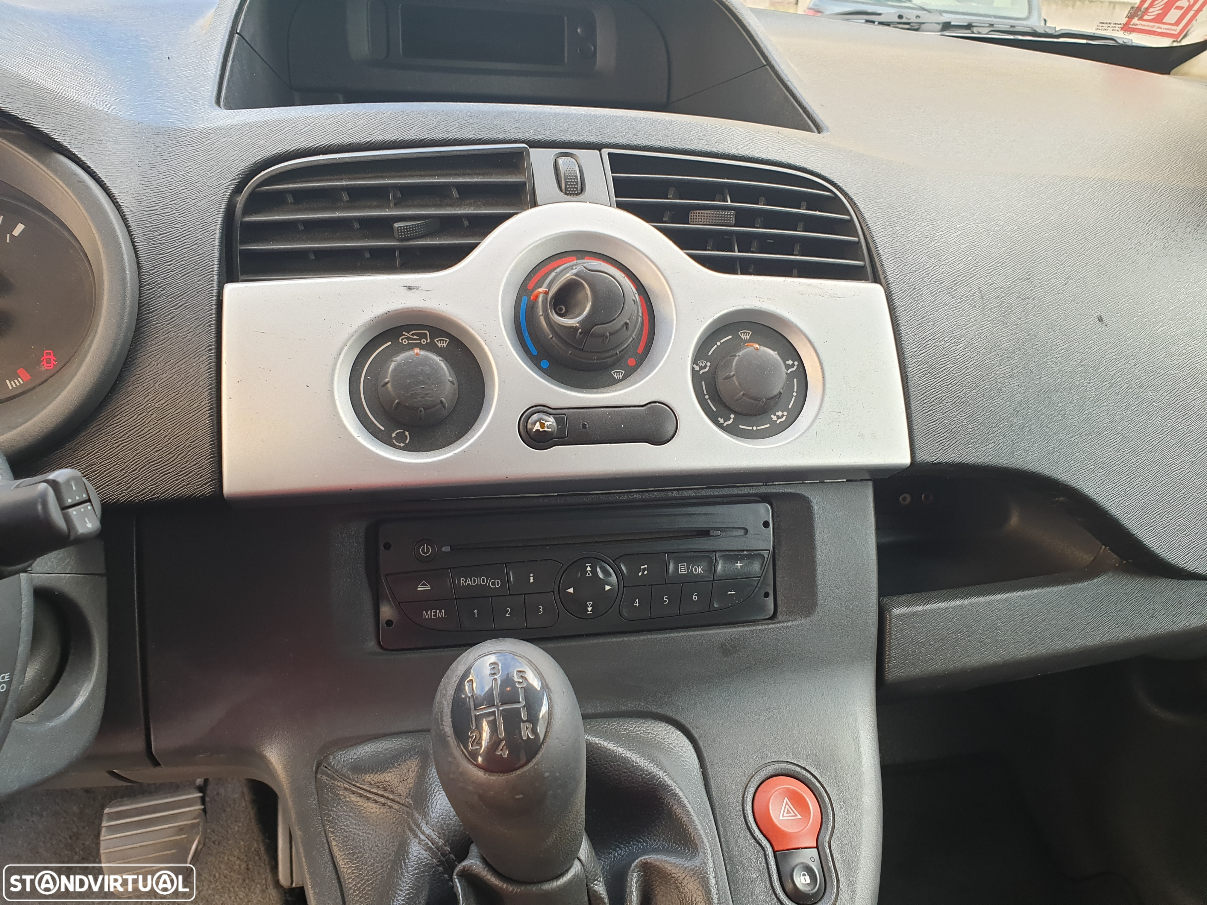 Renault kangoo 1.5DCI  A/C - 13