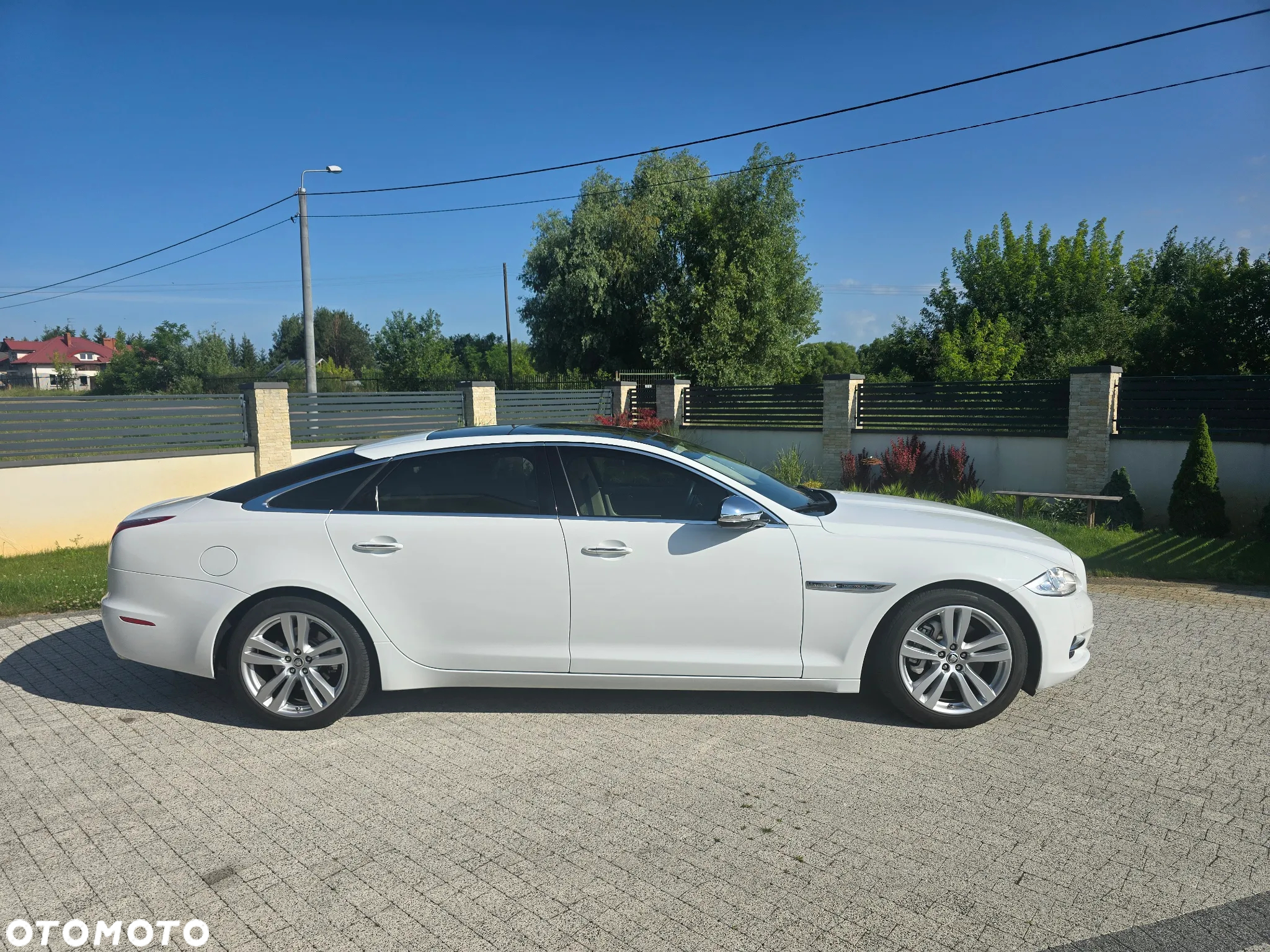 Jaguar XJ 5.0 V8 LWB Portfolio - 3
