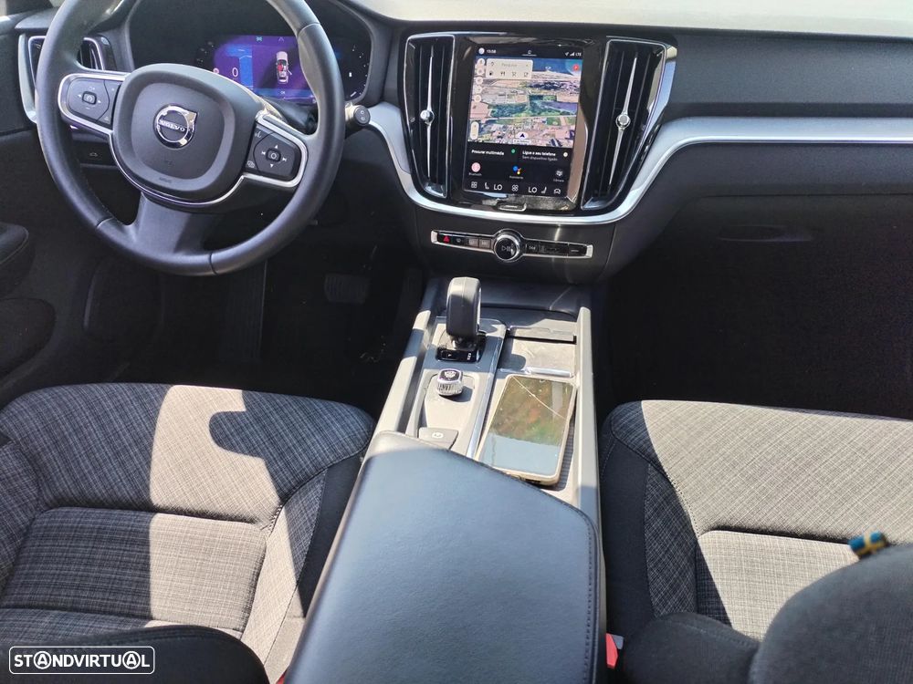 Volvo V60 2.0 B4 Essential Auto - 8