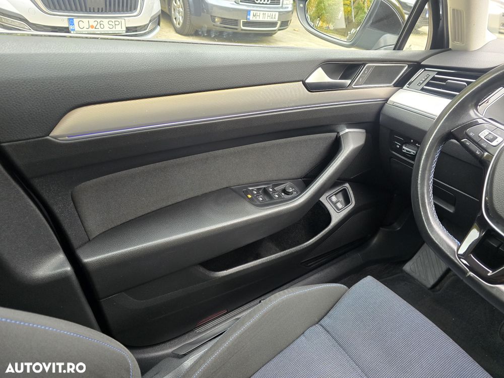 Volkswagen Passat - 17